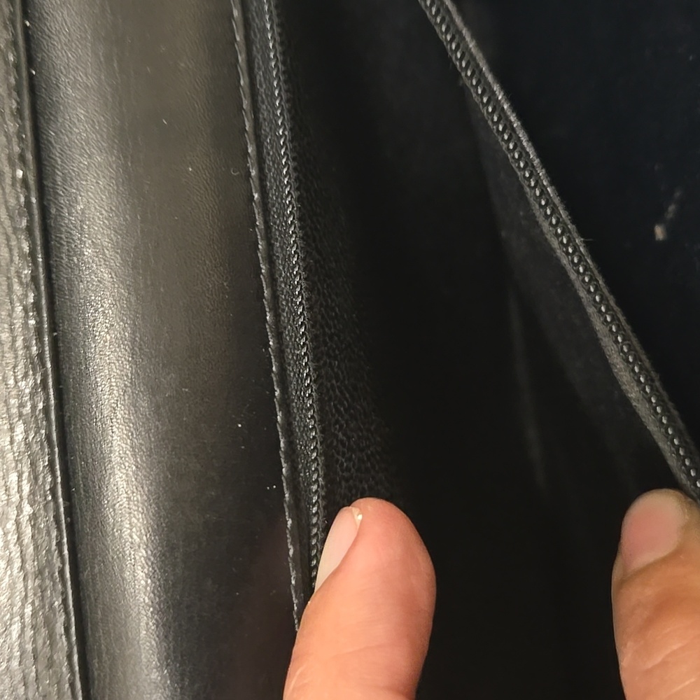 CHANEL Patent Leather Single Flap Black Bag - Picture 4 of 6